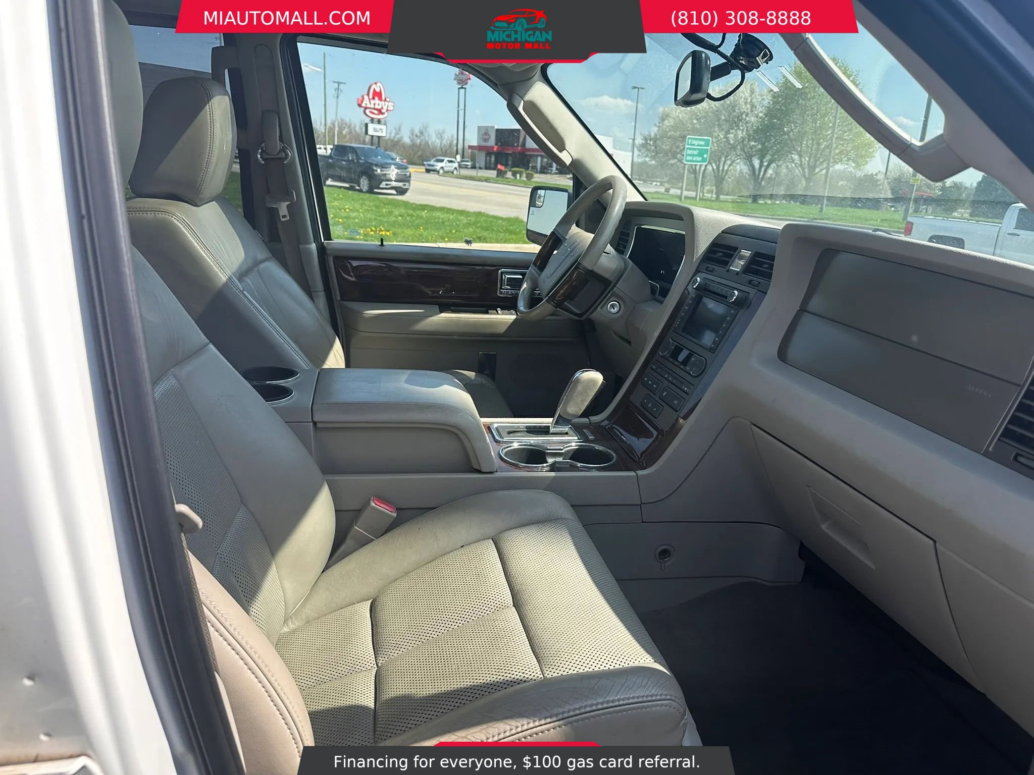 Used 2012 Lincoln Navigator 4WD image 11