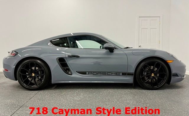 Used 2024 Porsche 718 Cayman image 2