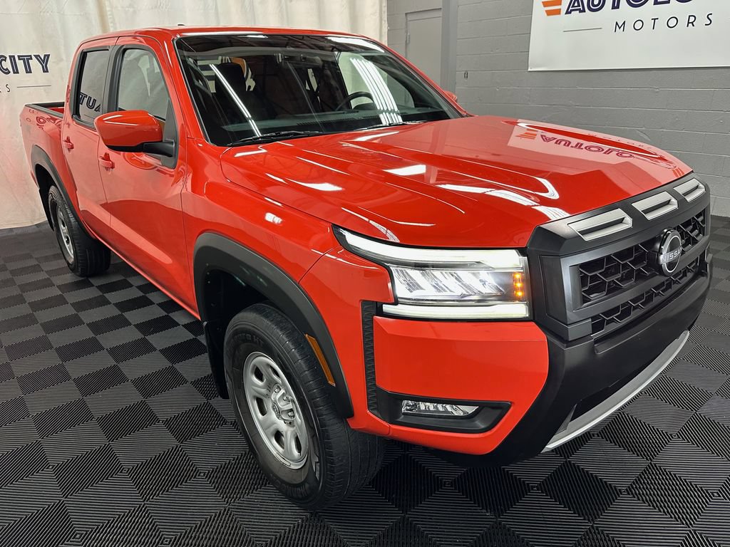 Used 2025 Nissan Frontier PRO-4X w/ Tow Package AWD/4WD image 2