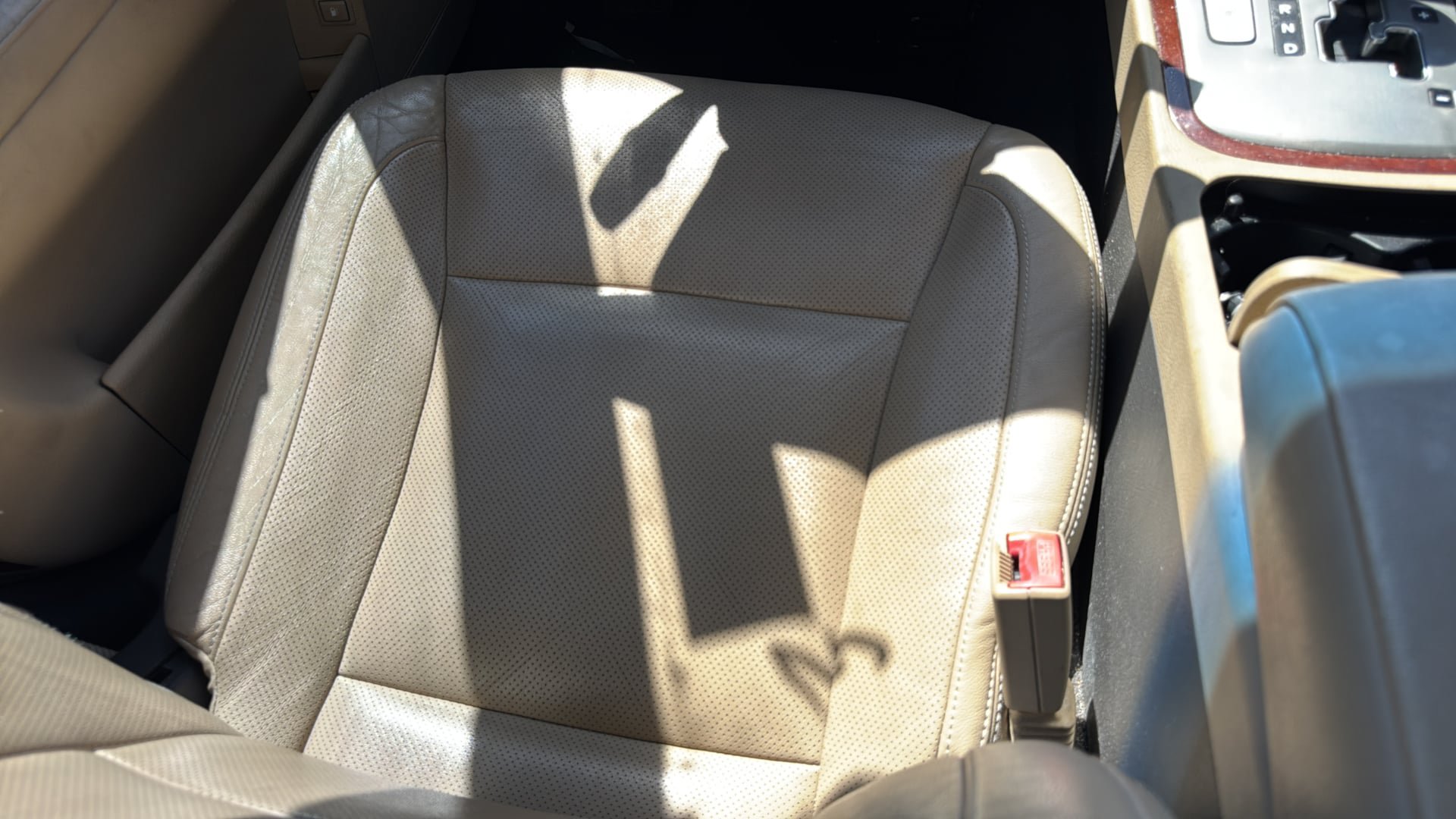 Used 2012 Hyundai Genesis 3.8 w/ Premium Pkg RWD image 20