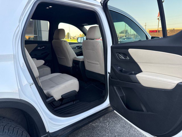 Used 2022 Chevrolet Traverse LT FWD image 26