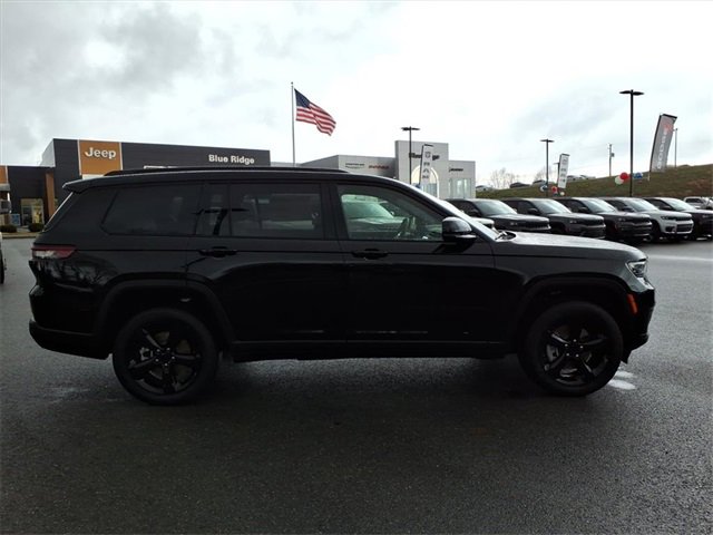 New 2025 Jeep Grand Cherokee L Altitude image 3