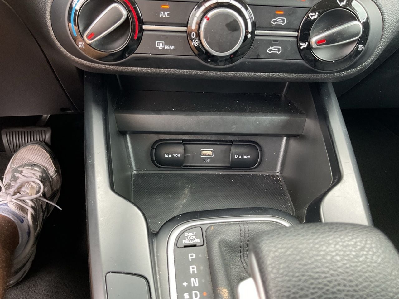 Used 2025 Kia Soul LX w/ LX Technology Package FWD image 20