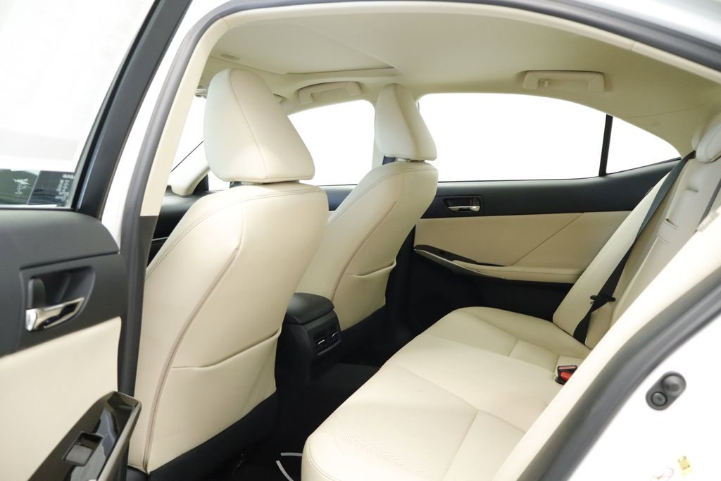 Used 2015 Lexus IS 250 RWD image 18