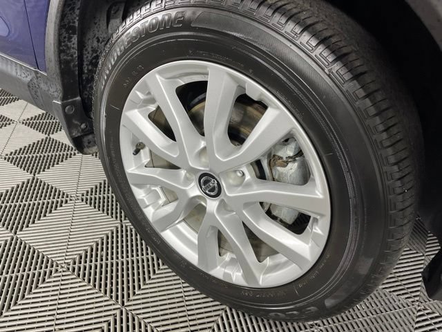 Used 2022 Nissan Rogue Sport SV FWD image 16