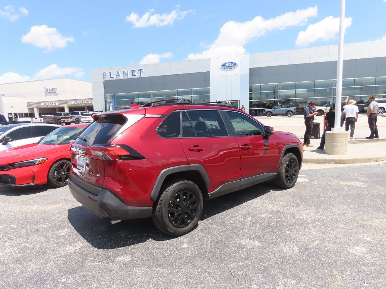 Used 2020 Toyota RAV4 LE FWD image 11