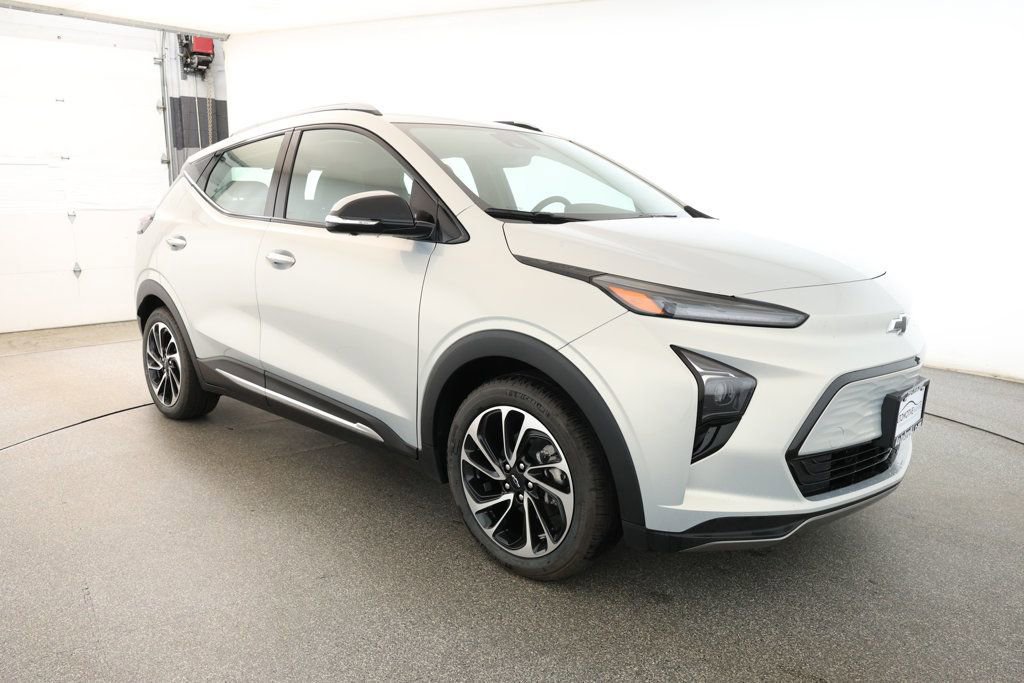 Used 2023 Chevrolet Bolt EUV Premier image 3