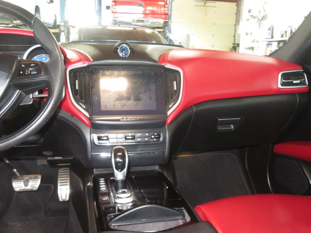 Used 2017 Maserati Ghibli S RWD image 34