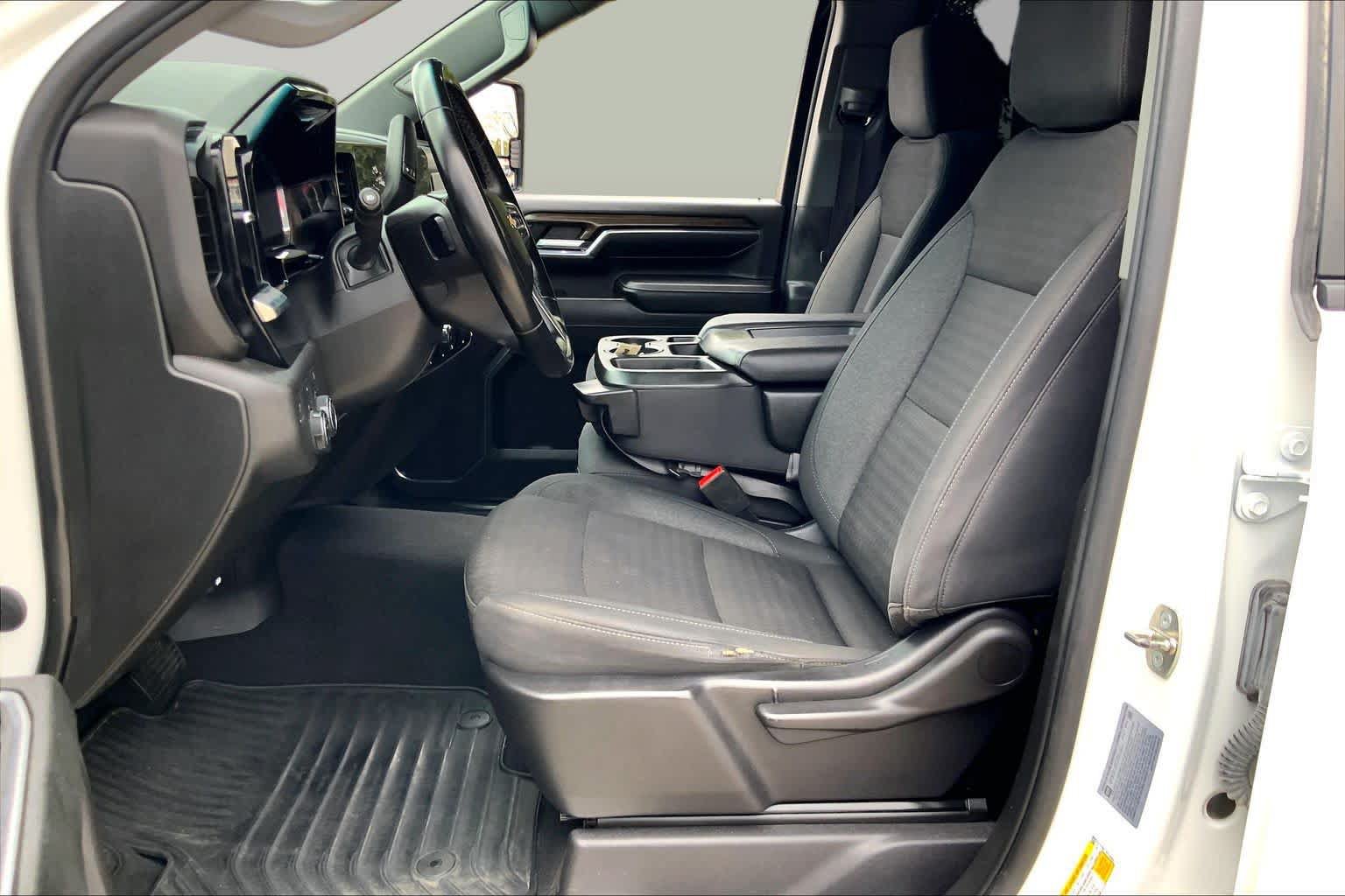 Used 2024 Chevrolet Silverado 2500 LT AWD/4WD image 8