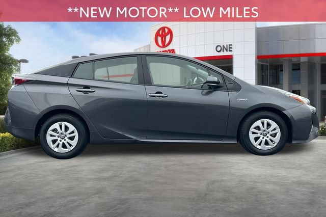 Used 2016 Toyota Prius Two FWD image 3
