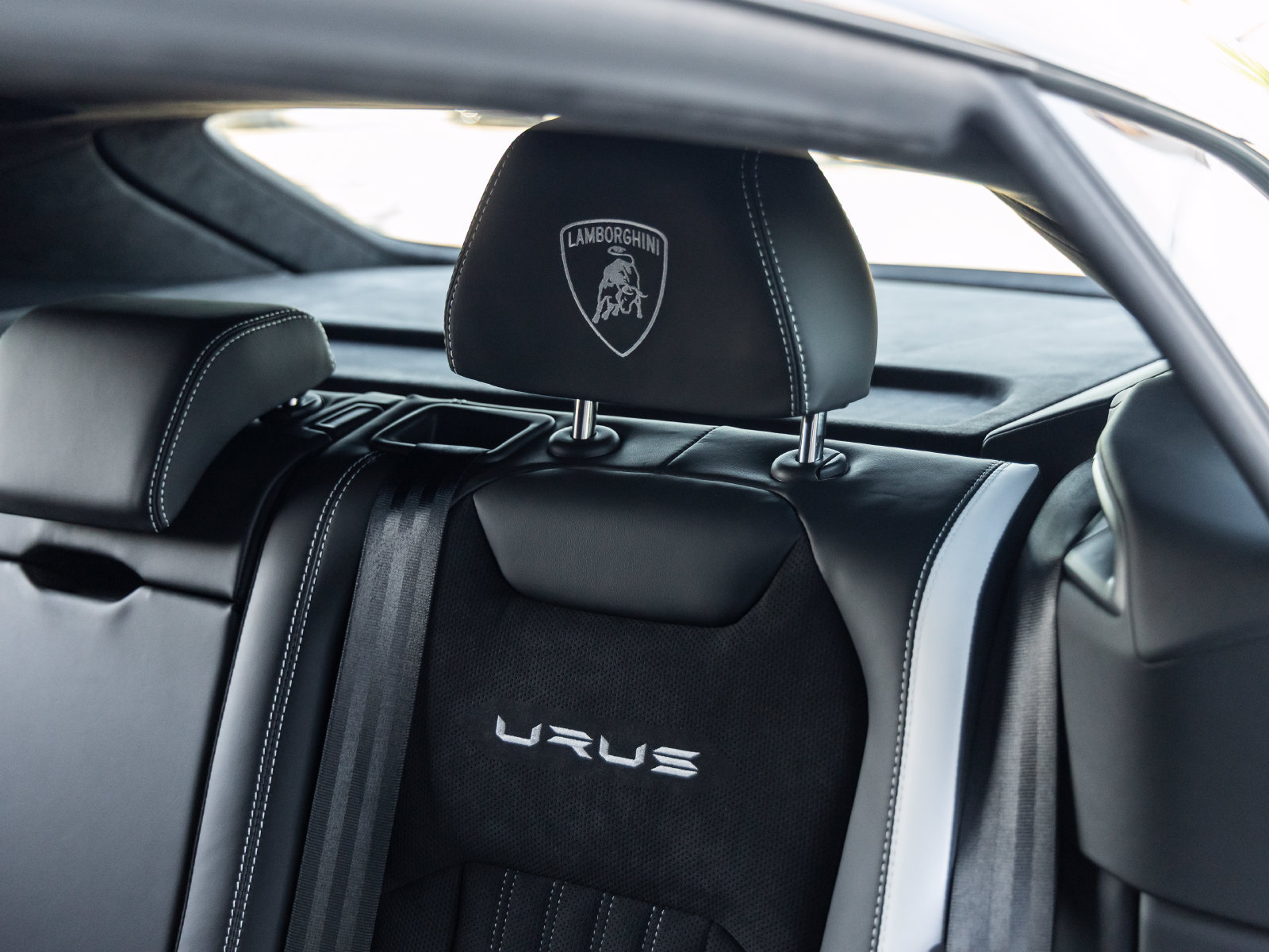 Used 2024 Lamborghini Urus S AWD/4WD image 35
