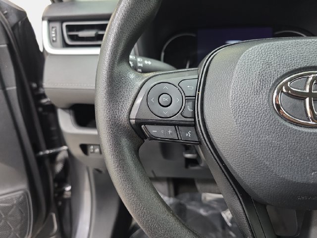 Certified 2023 Toyota RAV4 LE AWD/4WD image 14