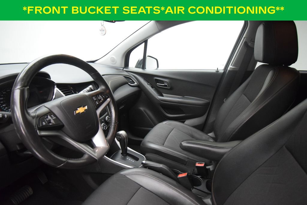 Used 2022 Chevrolet Trax LT w/ Driver Confidence Package AWD/4WD image 11