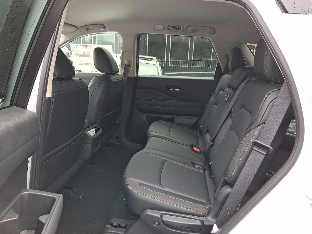 New 2026 Nissan Pathfinder SL AWD/4WD image 5