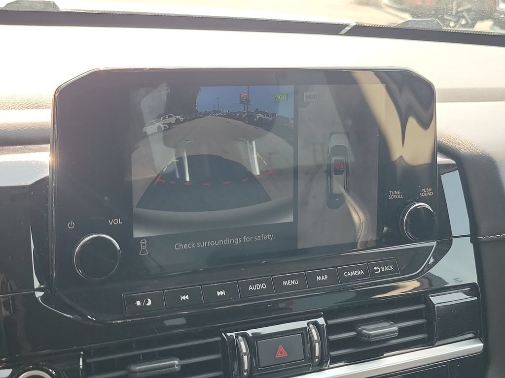 Used 2022 Nissan Pathfinder SL AWD/4WD image 27
