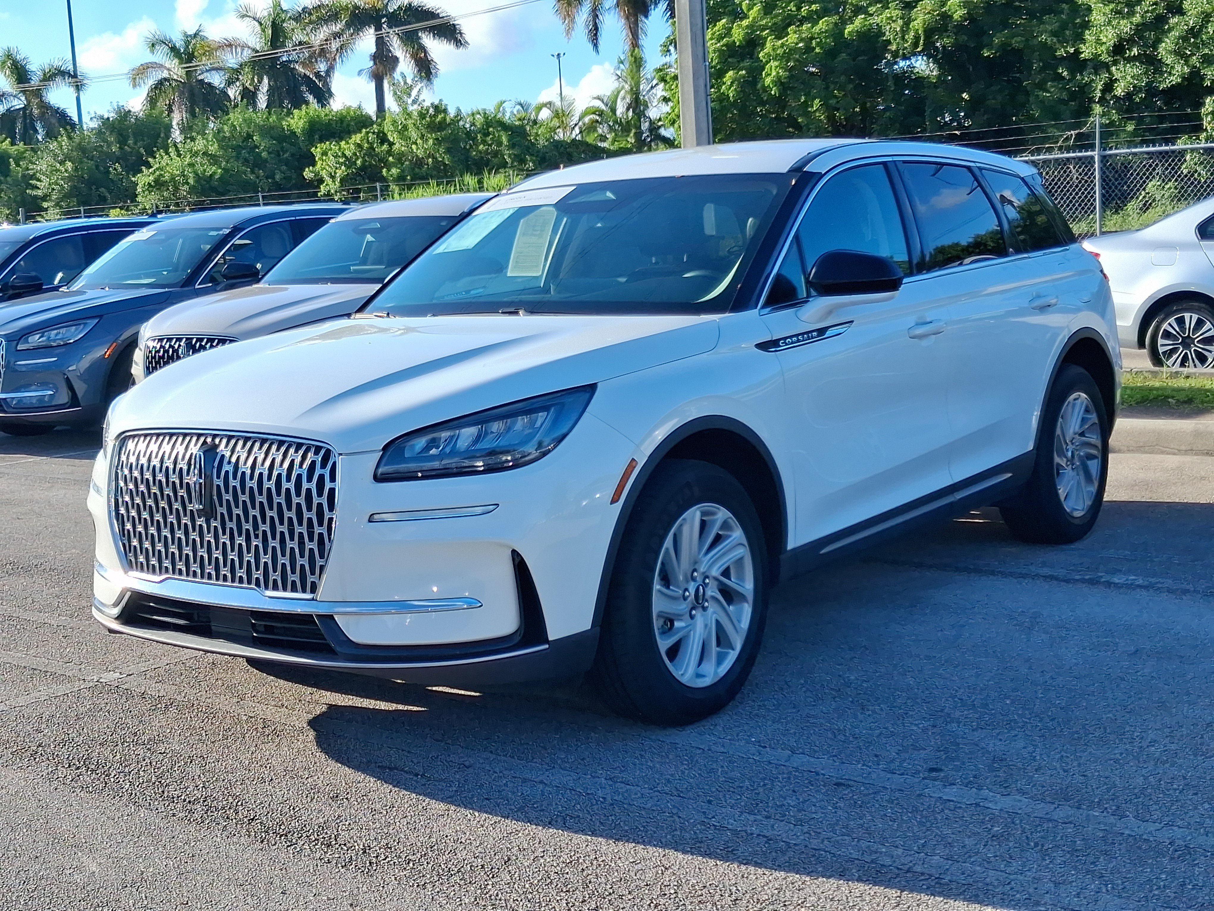 Used 2023 Lincoln Corsair FWD image 2