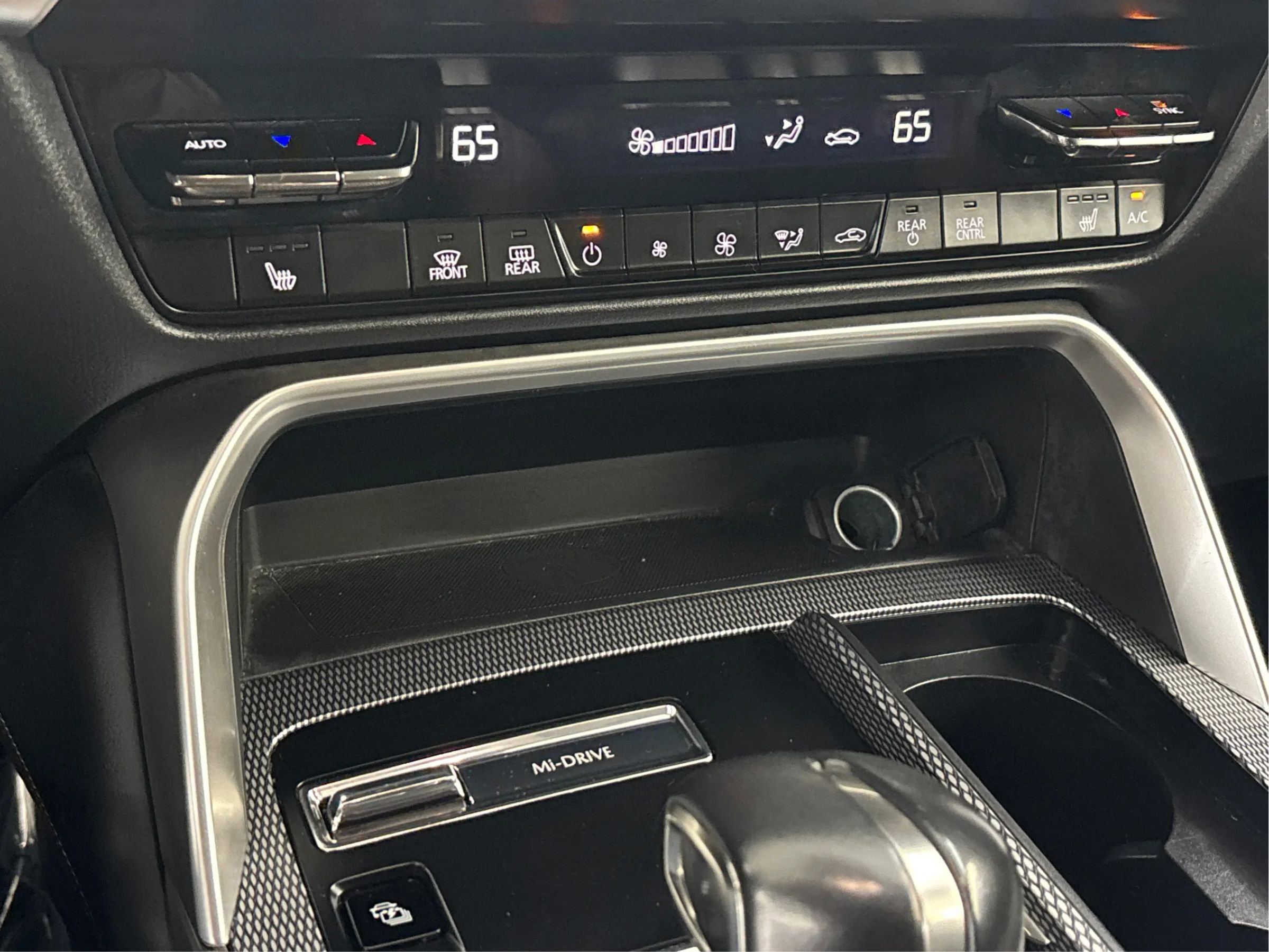 Used 2024 MAZDA CX-90 Plug-In Hybrid w/ Premium Pkg image 39