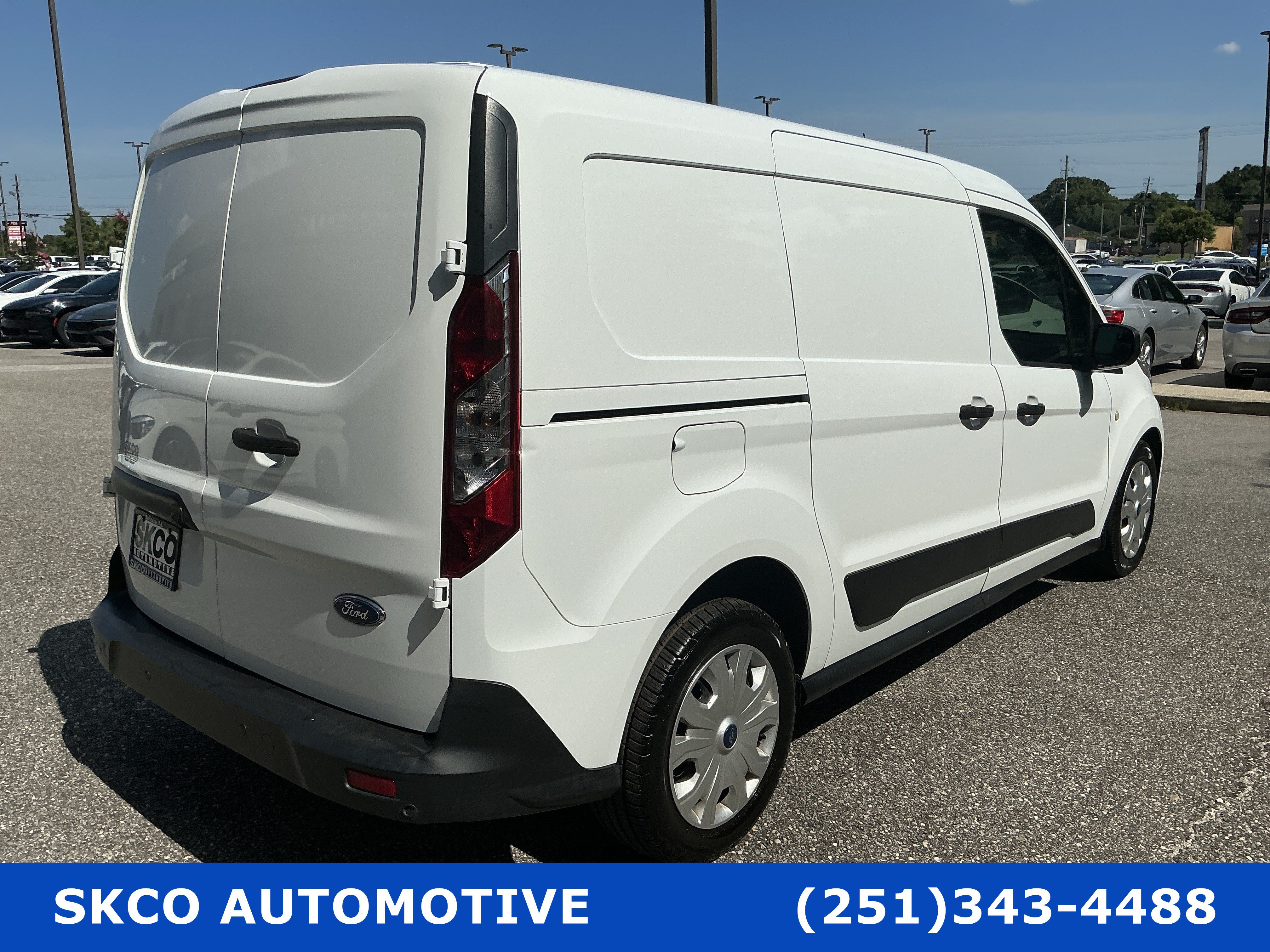 Used 2022 Ford Transit Connect XLT FWD image 5