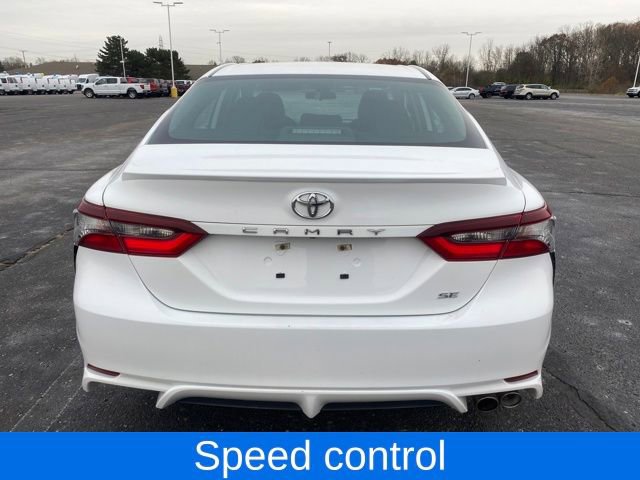Used 2022 Toyota Camry SE image 3