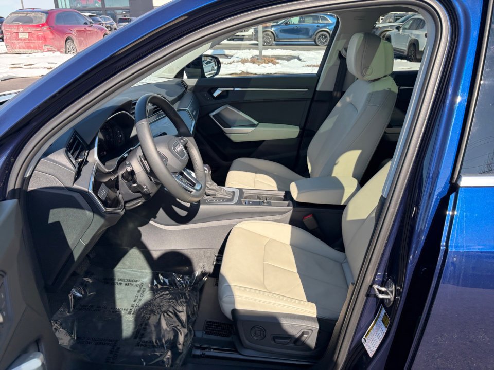Used 2025 Audi Q3 2.0T Premium Plus w/ Premium Plus Package image 30