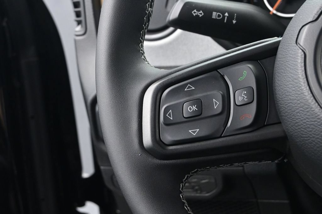 Used 2025 Jeep Wrangler Unlimited Sport AWD/4WD image 28