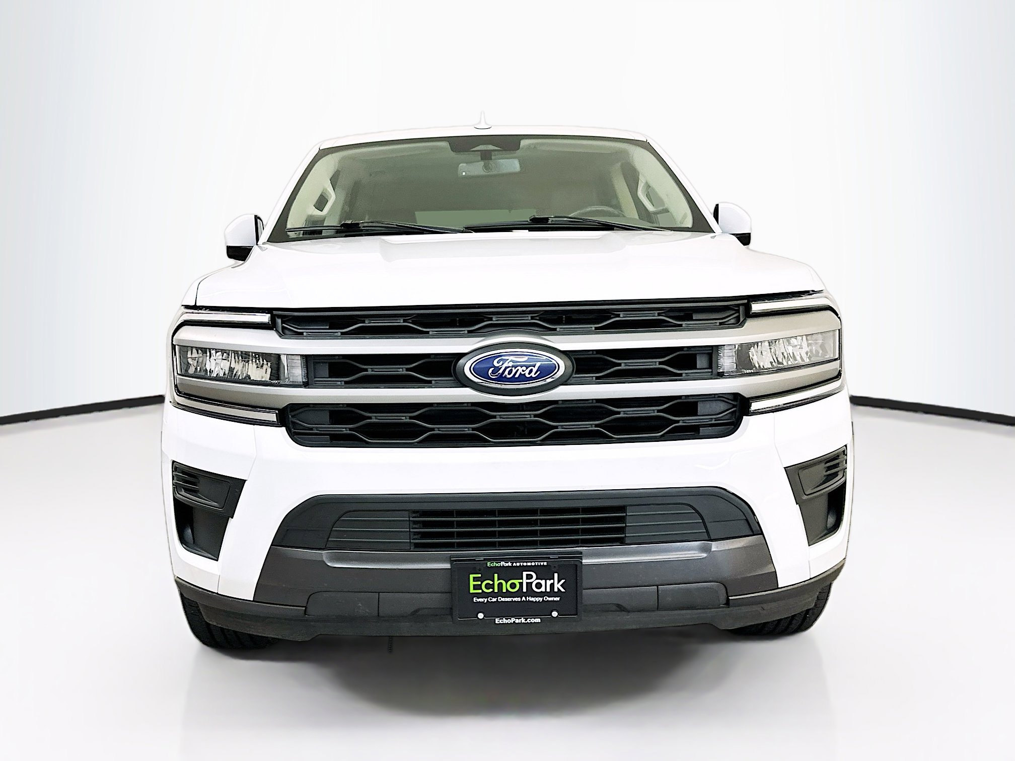 Used 2024 Ford Expedition XLT image 2