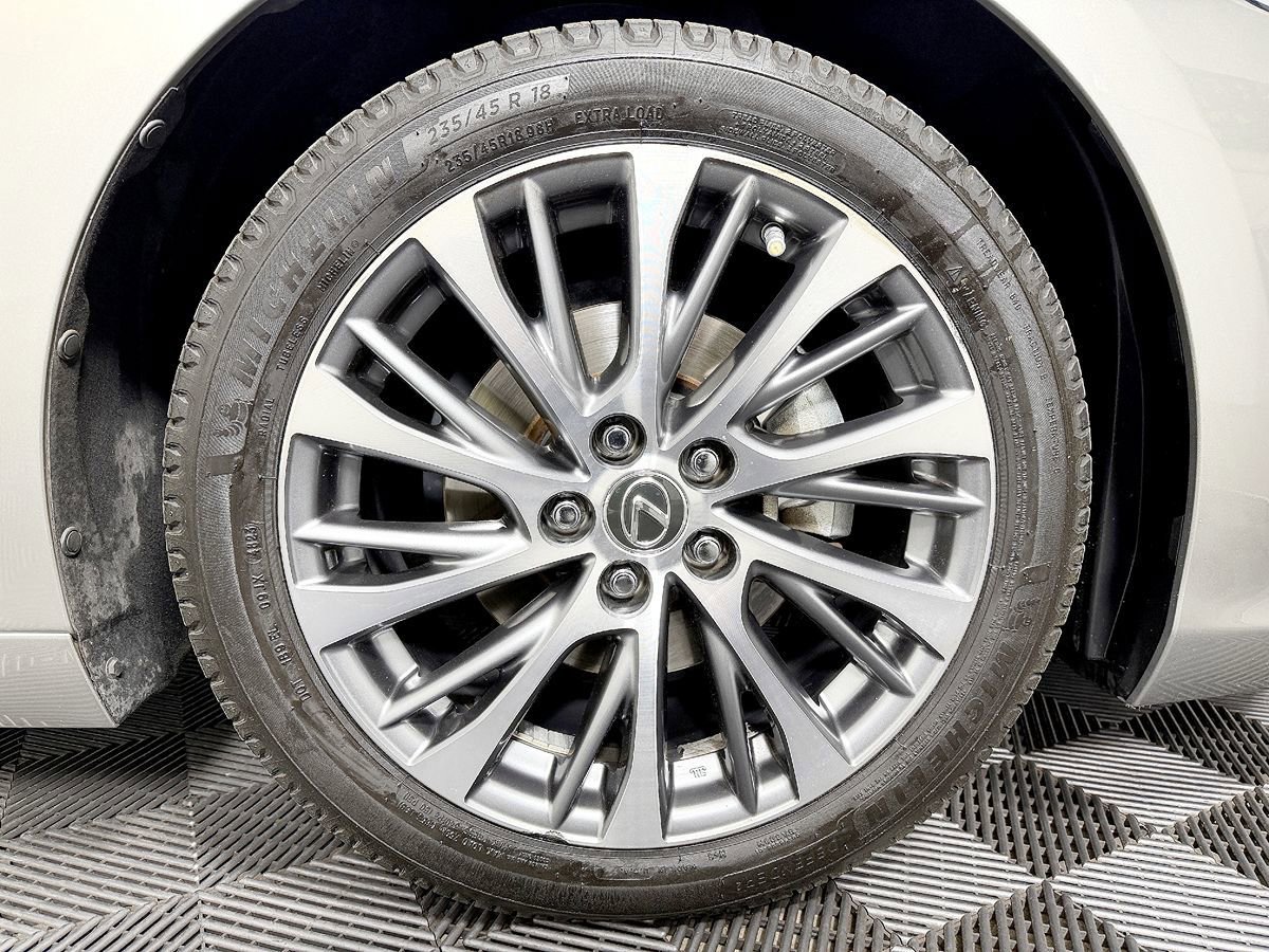Used 2019 Lexus ES 300h w/ Premium Package FWD image 28