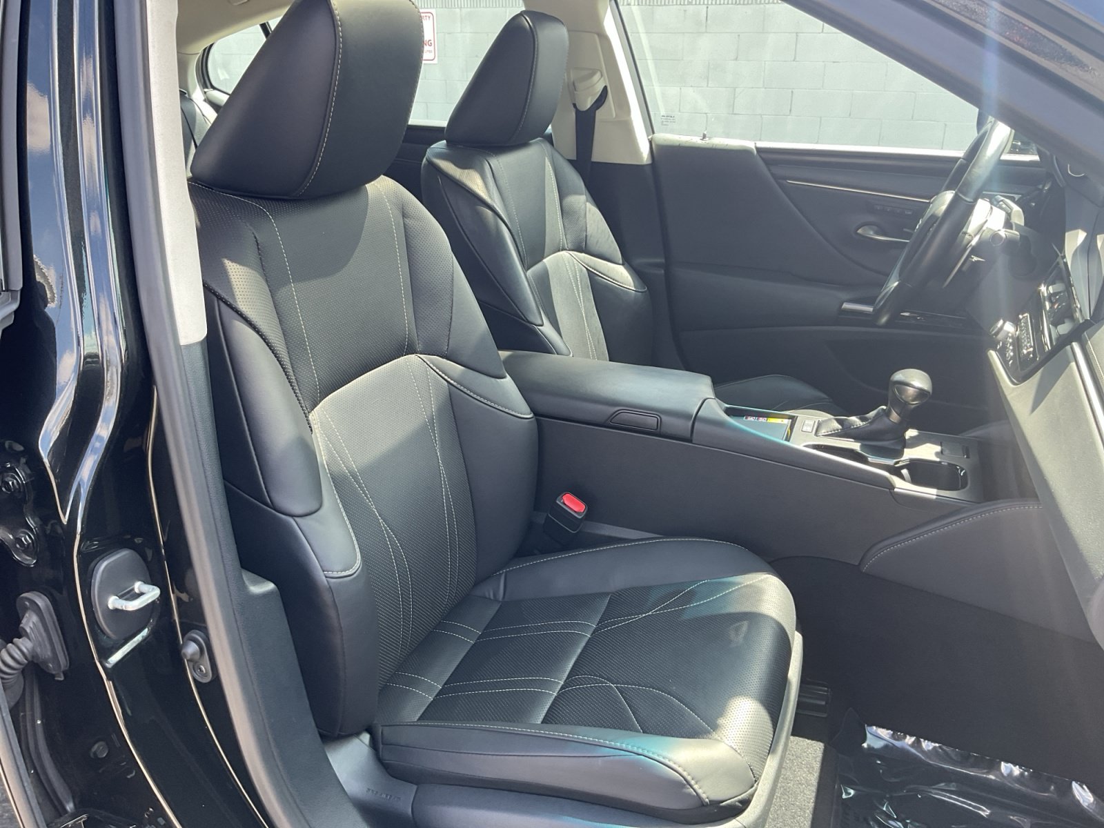 Used 2024 Lexus ES 300h w/ Accessory Package (Z2) FWD image 22