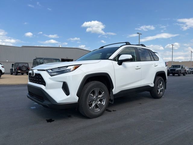 Used 2025 Toyota RAV4 LE AWD/4WD image 3
