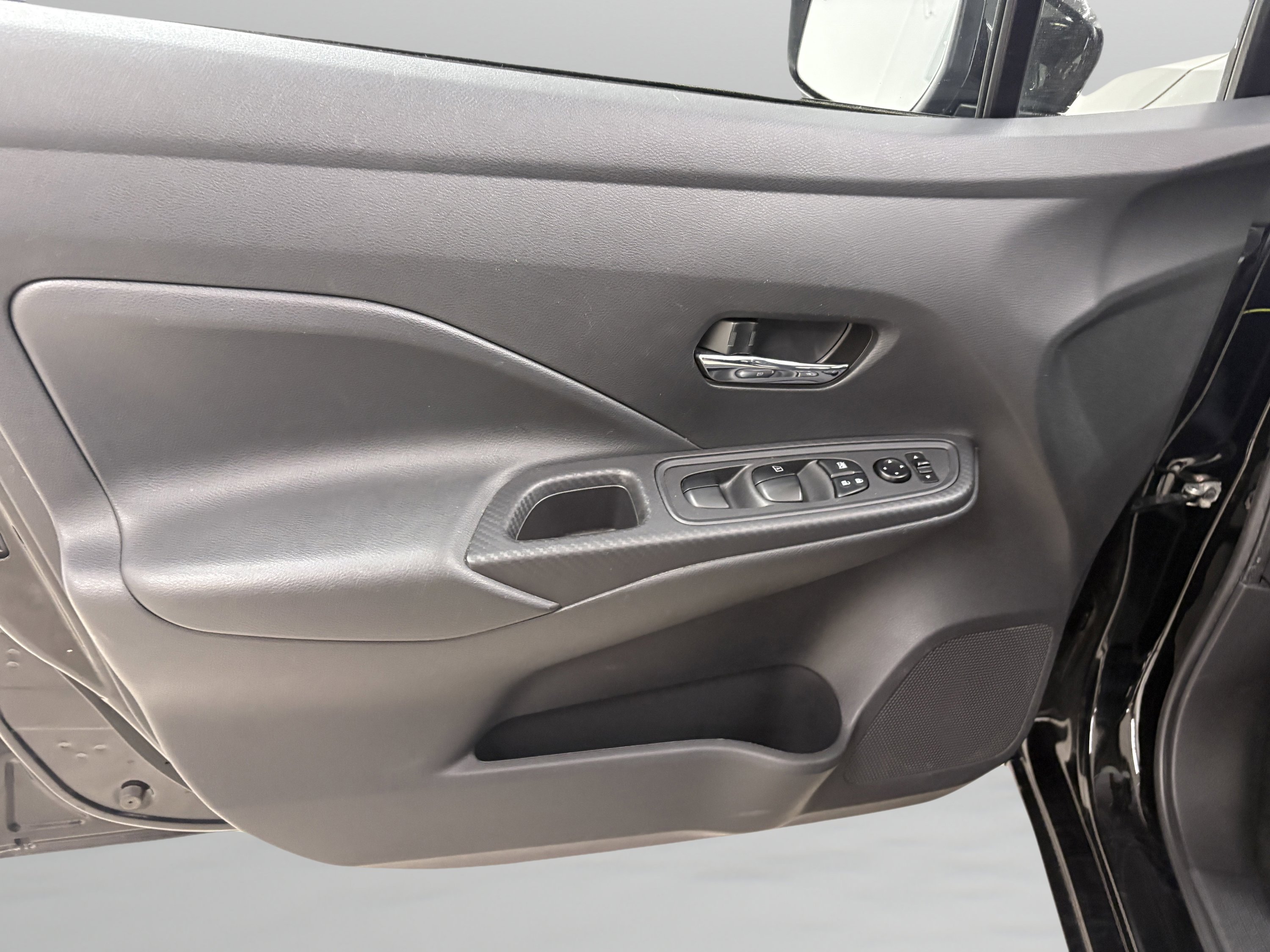 Used 2023 Nissan Versa SV image 22