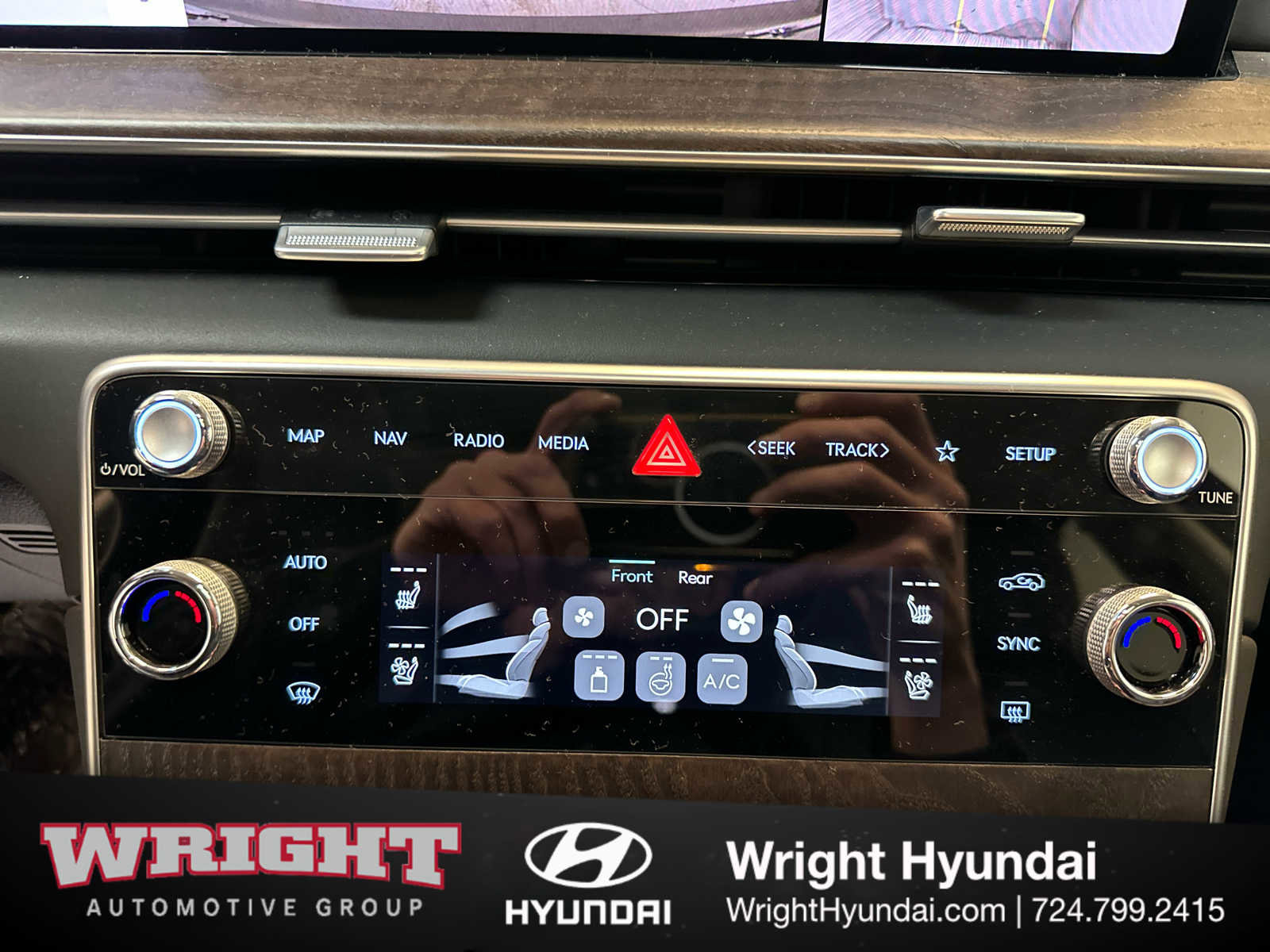 Certified 2025 Genesis GV80 2.5T Prestige image 28