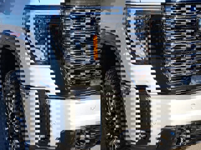 Used 2025 GMC Sierra 2500 Denali Ultimate image 9