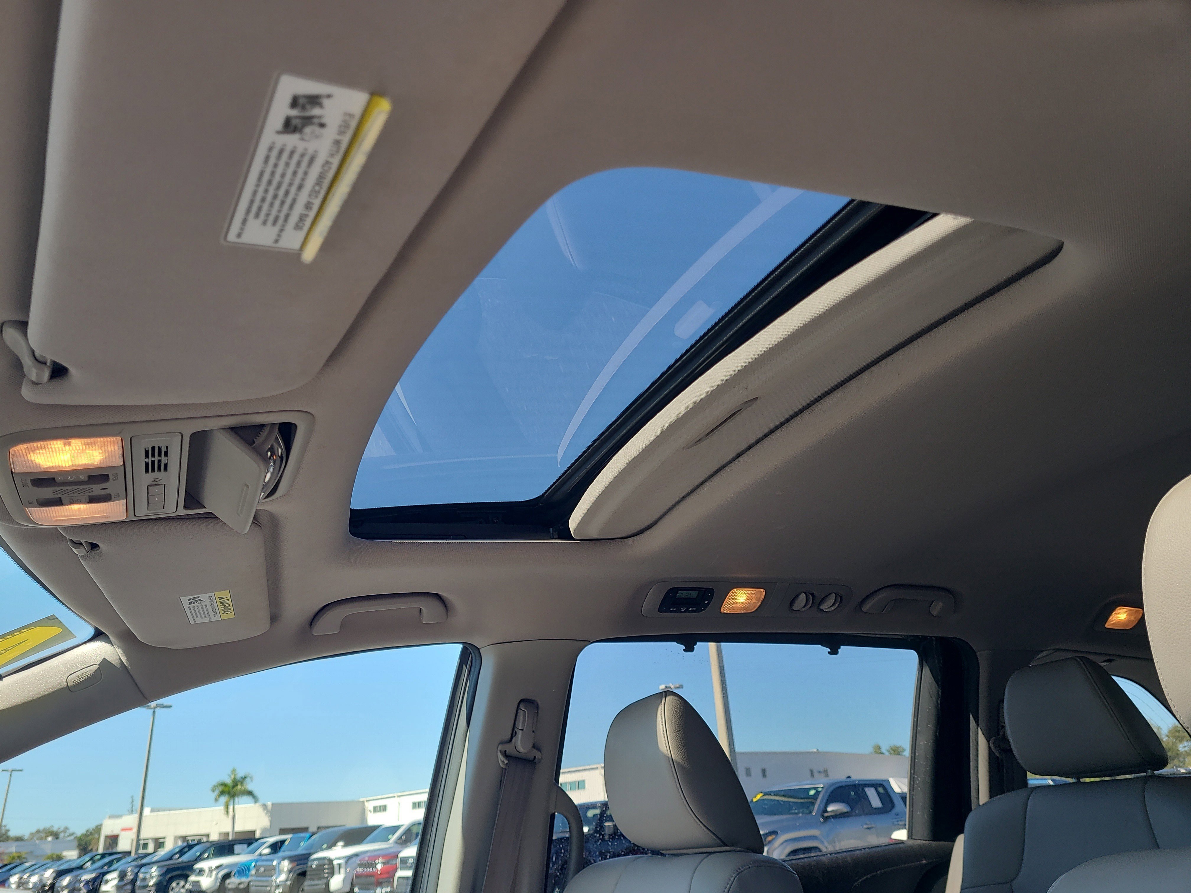 Used 2014 Honda Odyssey EX-L image 19