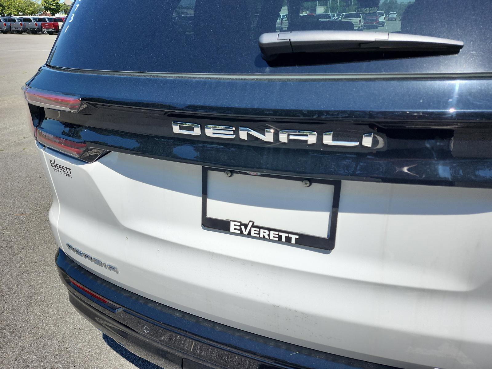 New 2026 GMC Acadia Denali Ultimate FWD image 4