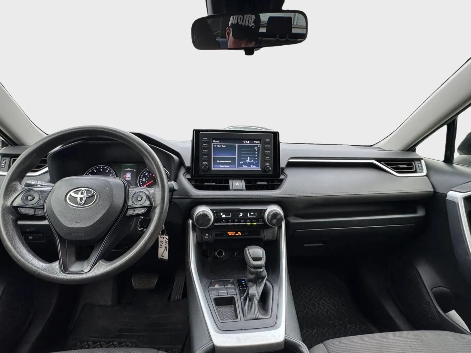 Used 2019 Toyota RAV4 LE FWD image 10