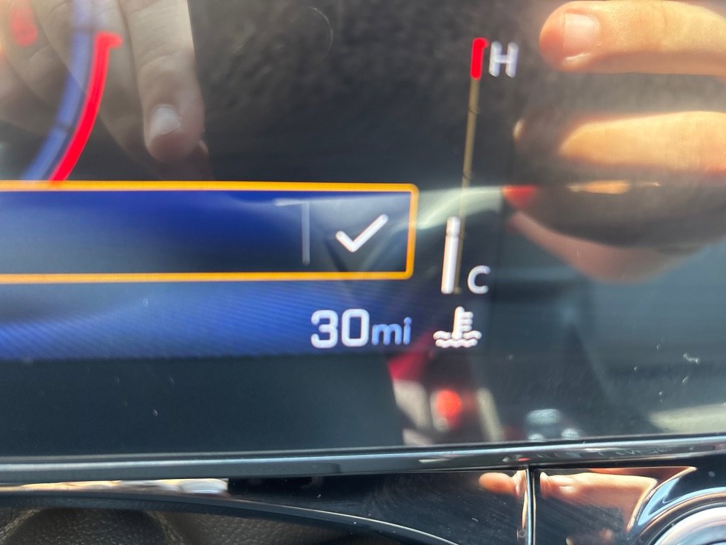 Used 2025 Chevrolet Trax RS w/ Sunroof Package image 28