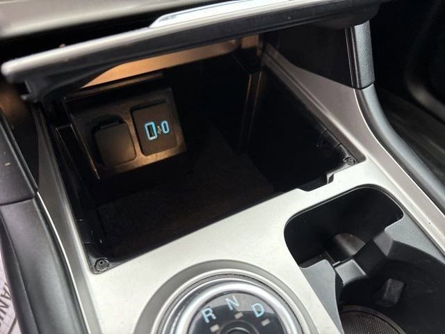 Used 2022 Ford Explorer XLT image 27