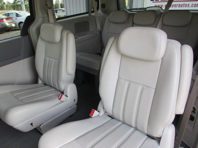 Used 2009 Dodge Grand Caravan SXT image 21