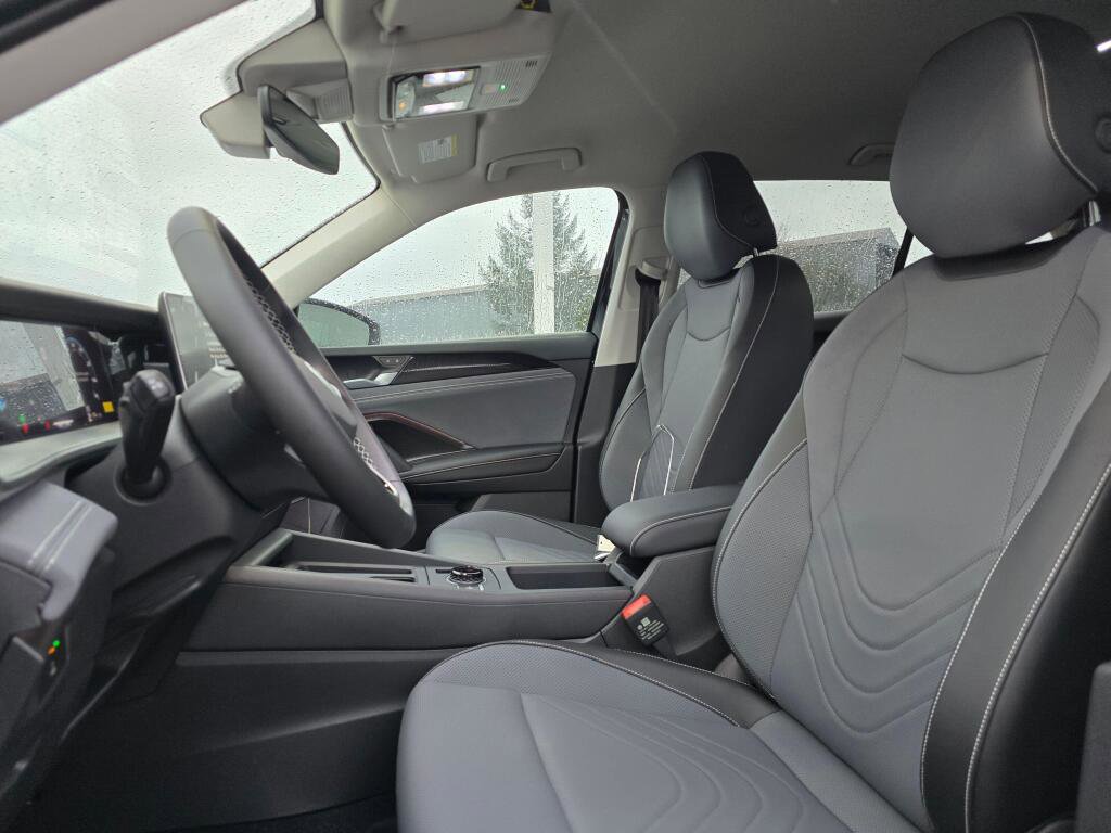 New 2026 Volkswagen Tiguan SE image 18