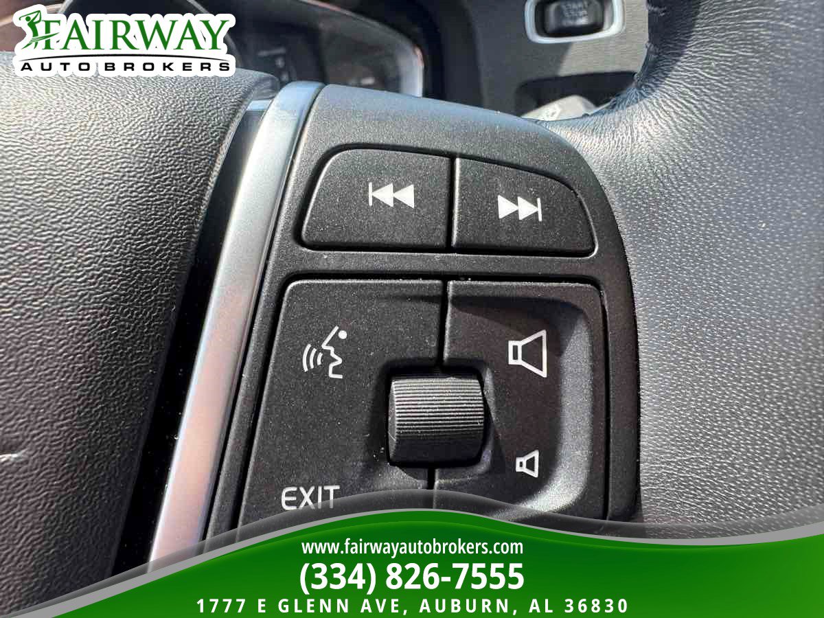 Used 2018 Volvo V60 T5 Cross Country image 20