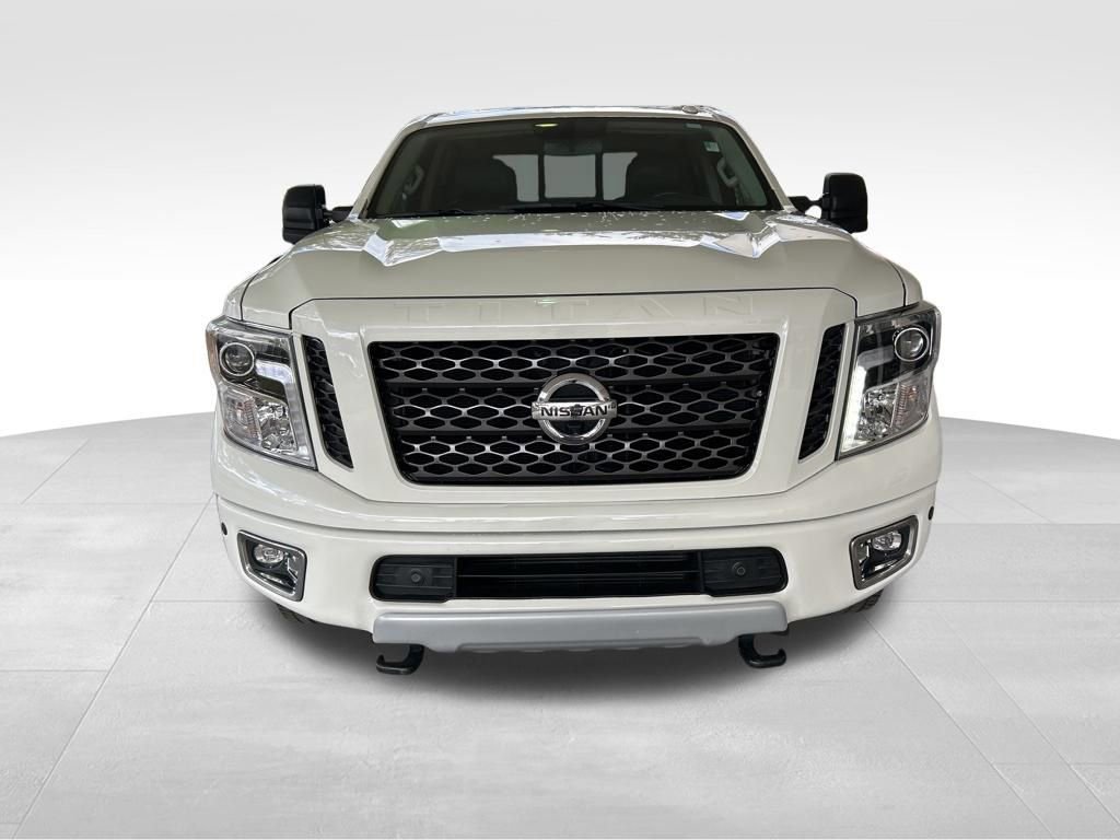 Used 2019 Nissan Titan PRO-4X w/ Pro-4x Convenience Package image 11