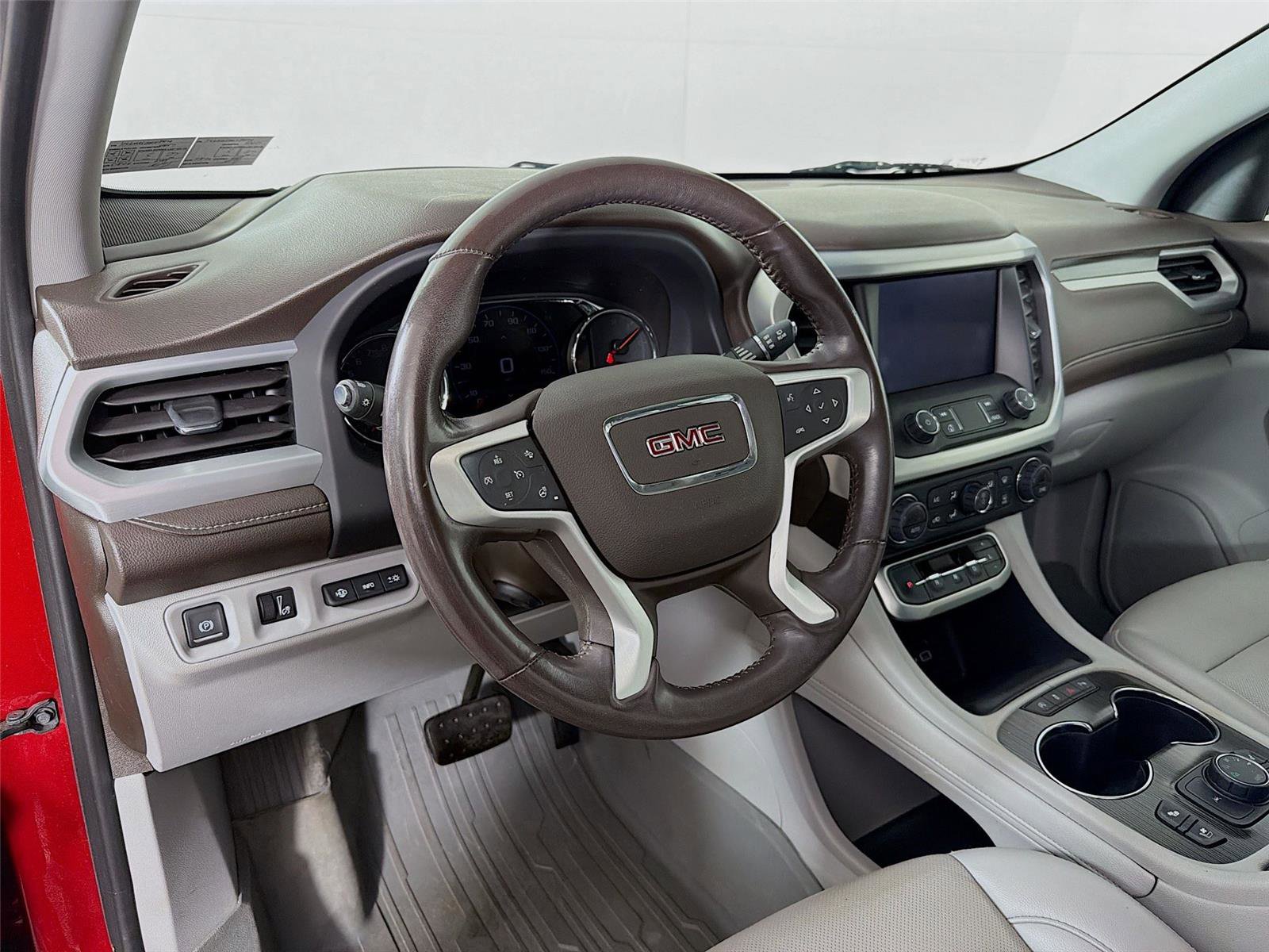 Used 2021 GMC Acadia SLT w/ Technology Package AWD/4WD image 9