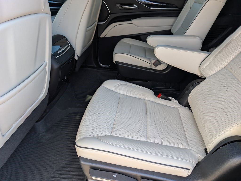 Certified 2024 Cadillac Escalade Sport w/ Heavy-Duty Trailer Package AWD/4WD image 15