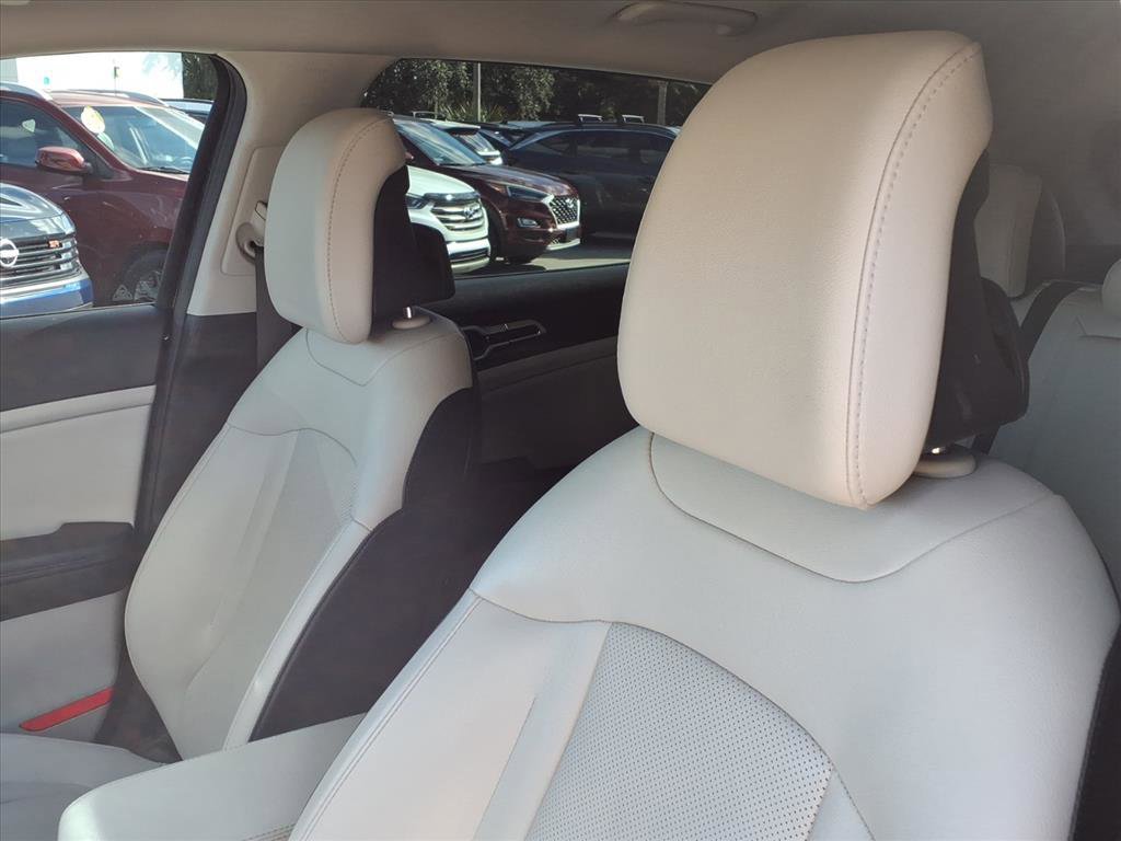 Used 2025 Kia Sportage EX image 14