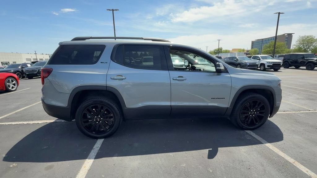 Used 2023 GMC Acadia SLT w/ Elevation Edition AWD/4WD image 9