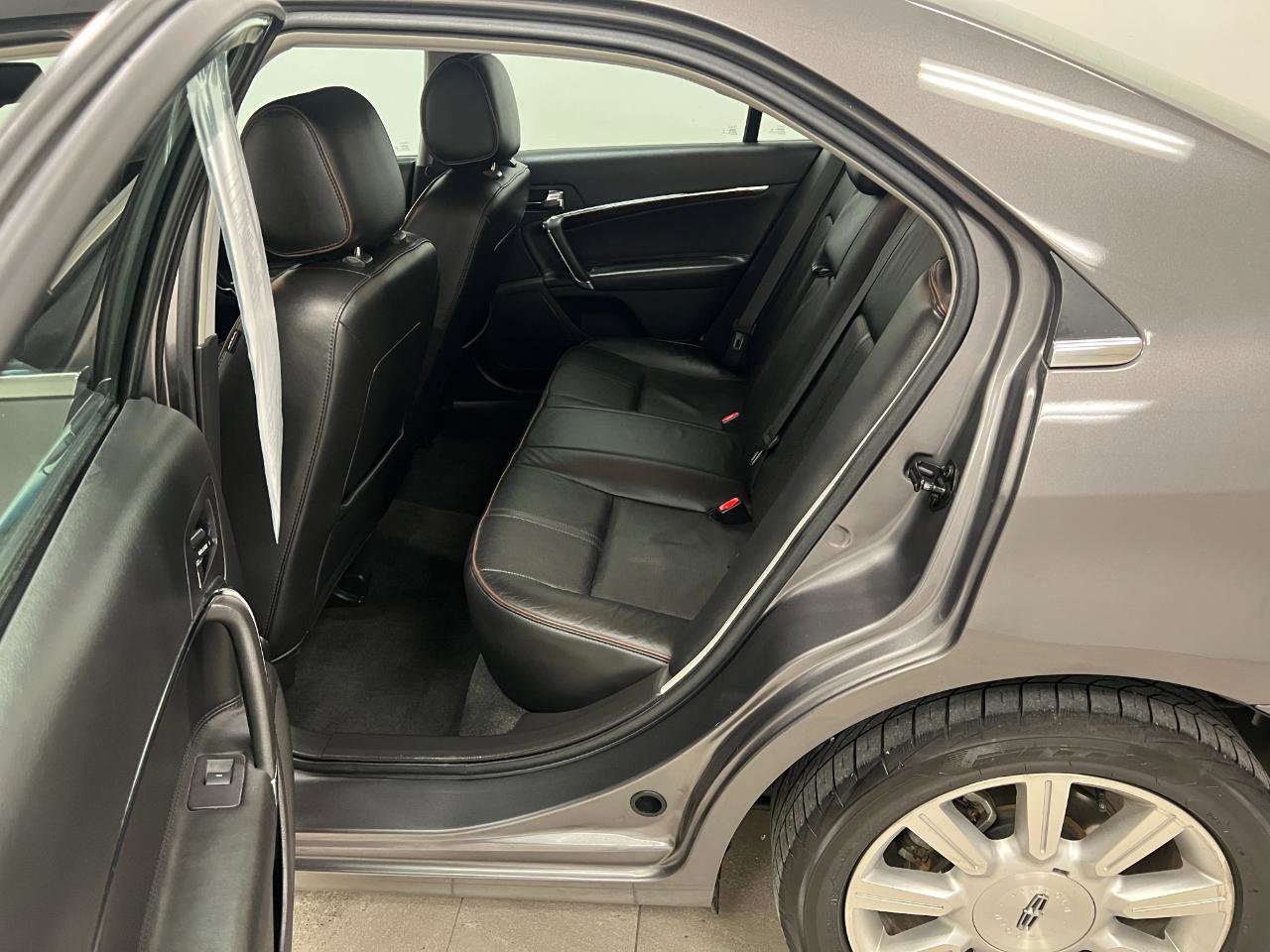 Used 2012 Lincoln MKZ FWD image 27