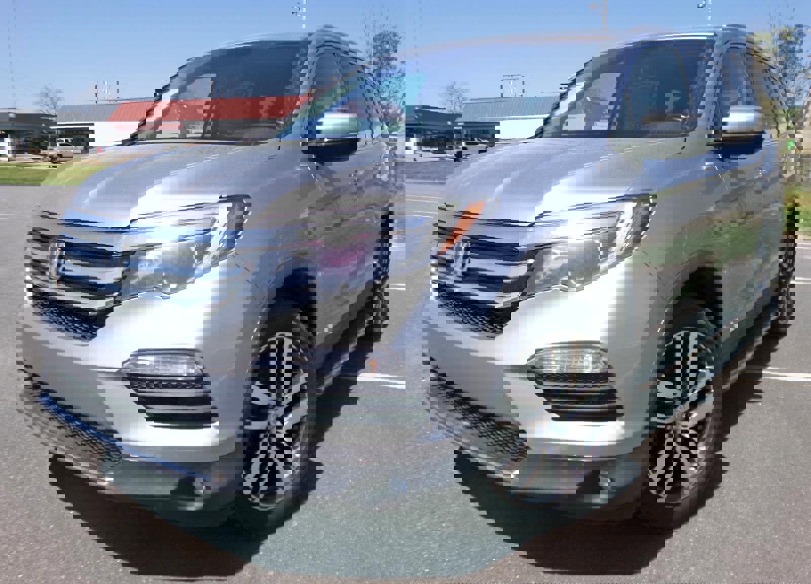 Used 2016 Honda Pilot Touring image 1