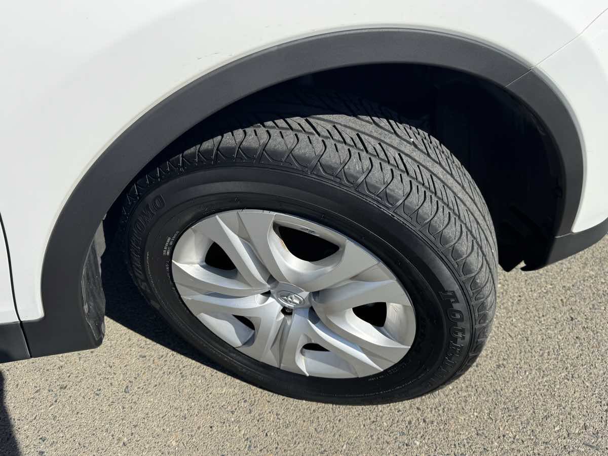 Used 2015 Toyota RAV4 LE image 36