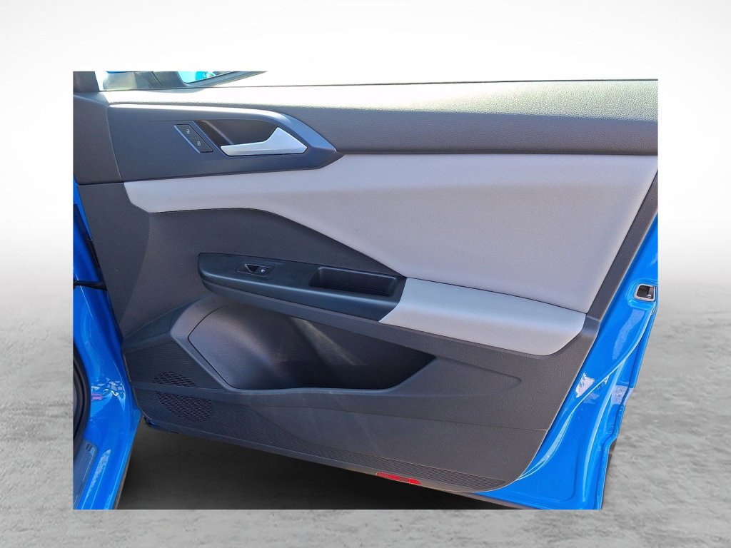 Used 2023 Volkswagen Taos SE w/ Panoramic Sunroof Package image 10