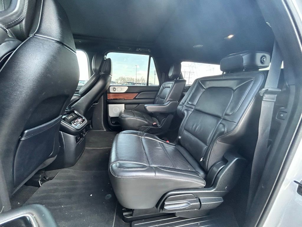 Used 2019 Lincoln Navigator L Reserve AWD/4WD image 16